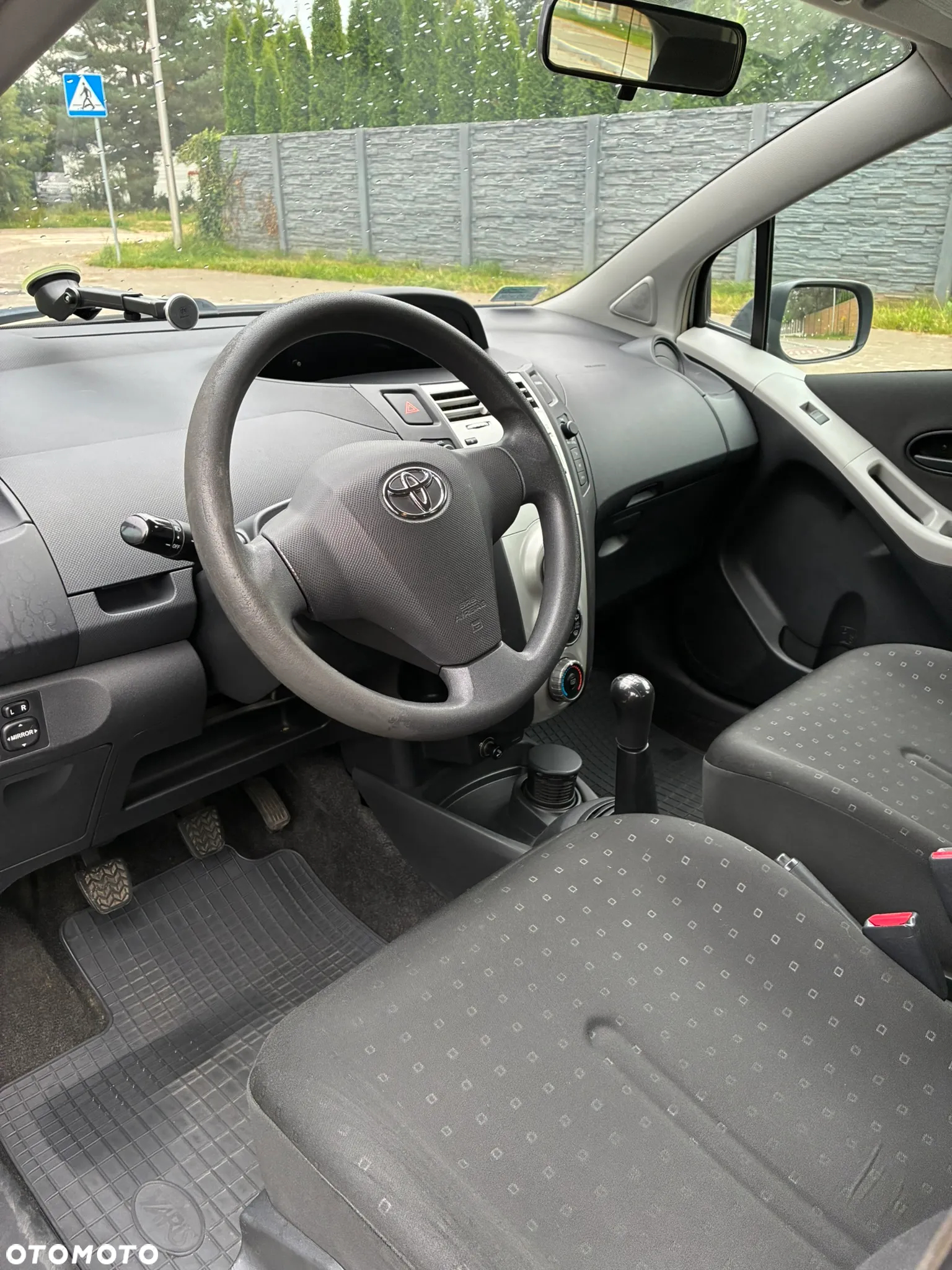Toyota Yaris - 10