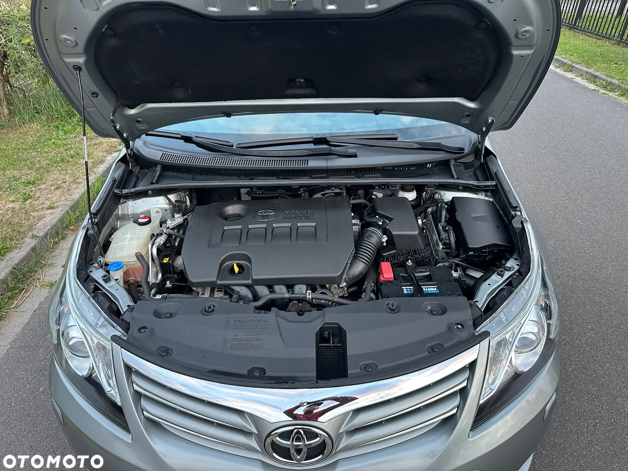Toyota Avensis Combi 1.8 Executive - 10