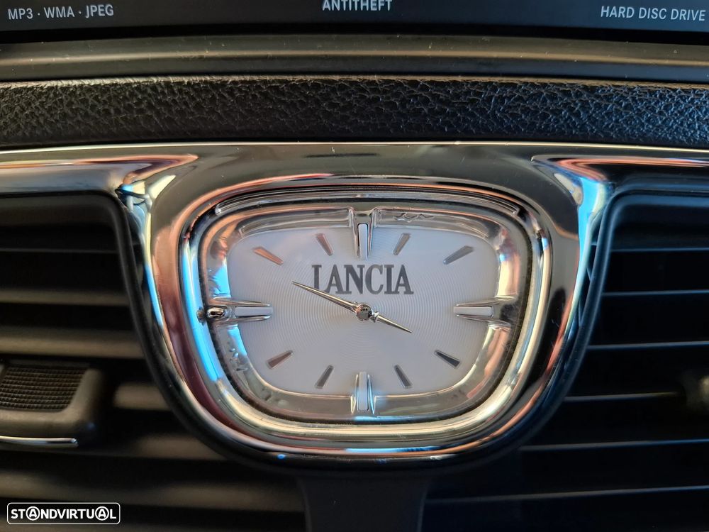 Lancia Voyager 2.8 CRD Gold - 32