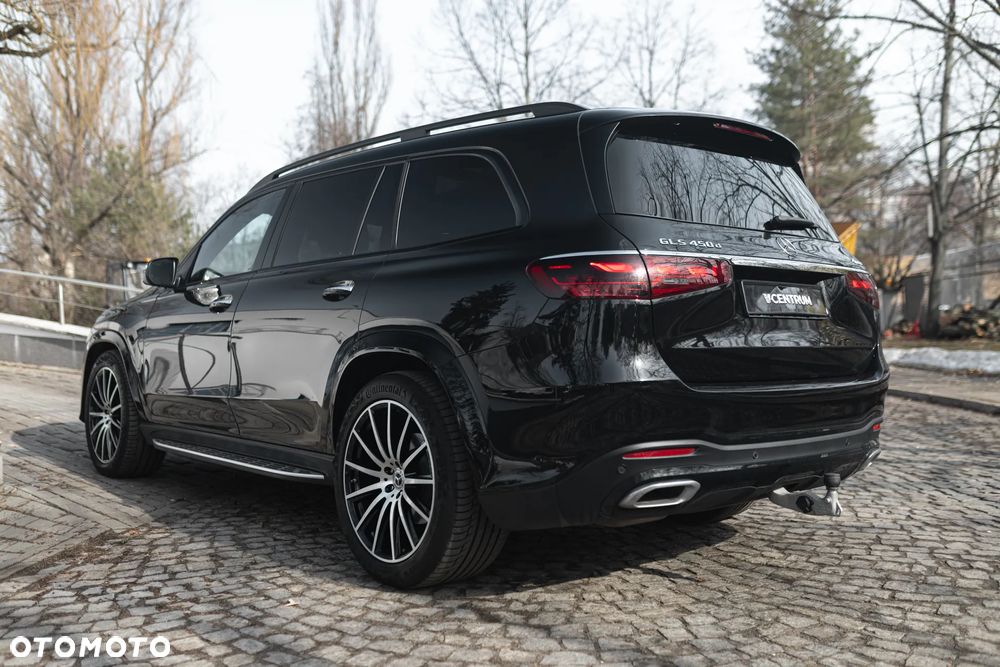 Mercedes-Benz GLS - 12