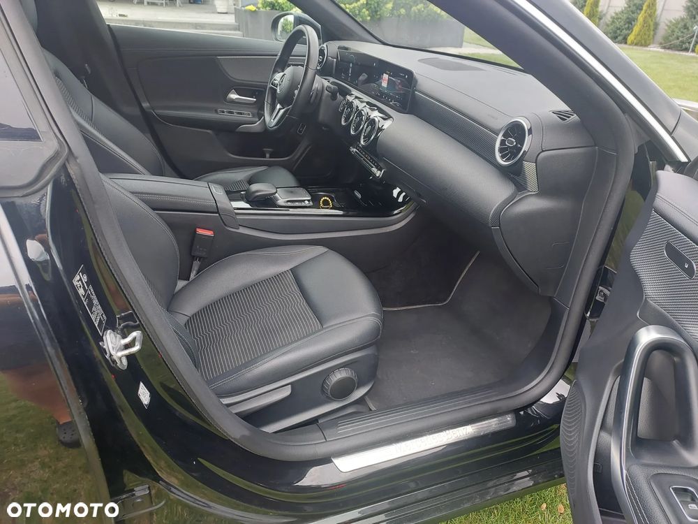 Mercedes-Benz CLA 200 d Progressive 8G-DCT - 18