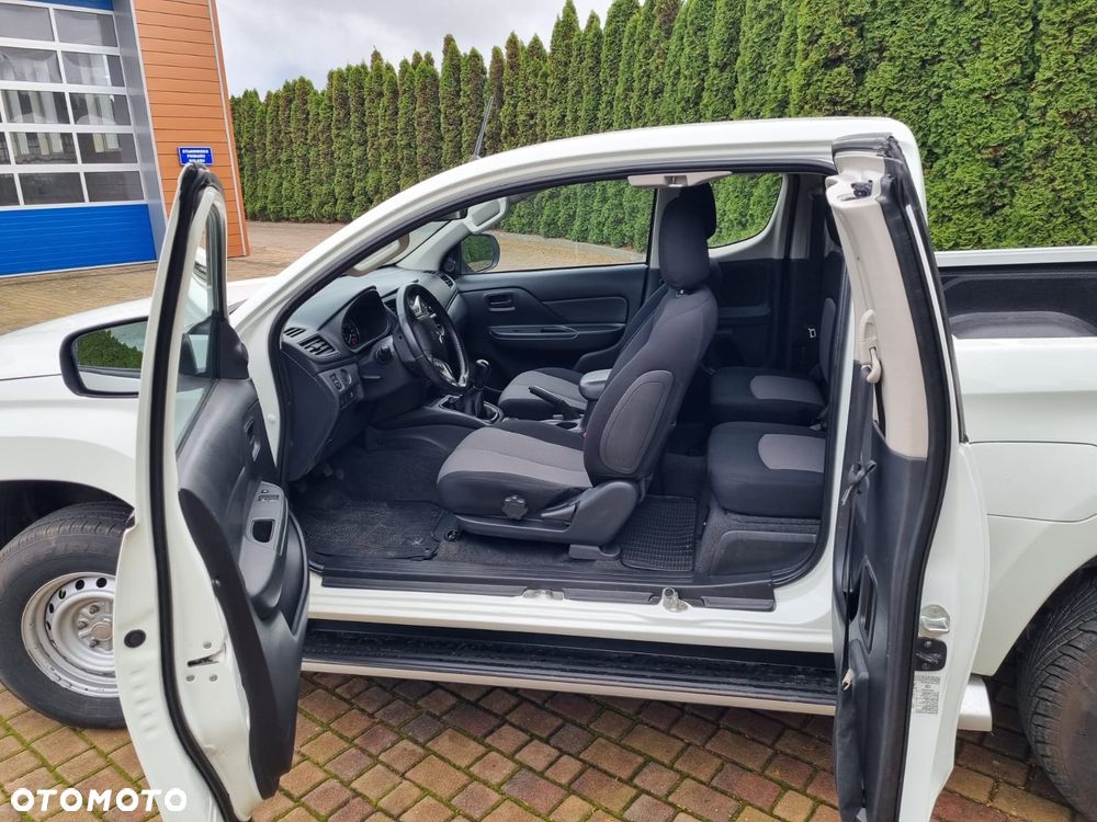 Mitsubishi L200 Pick Up 4x4 S&S Double Cab Intro Edition - 11