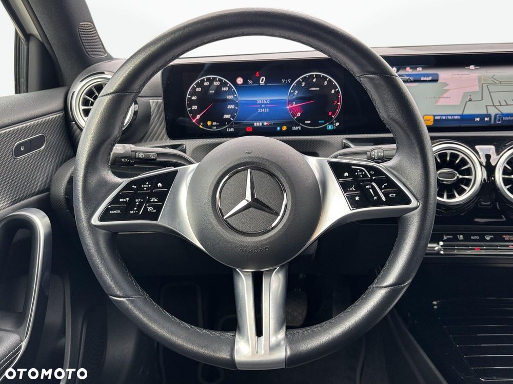 Mercedes-Benz Klasa A 180 Progressive 7G-DCT - 12