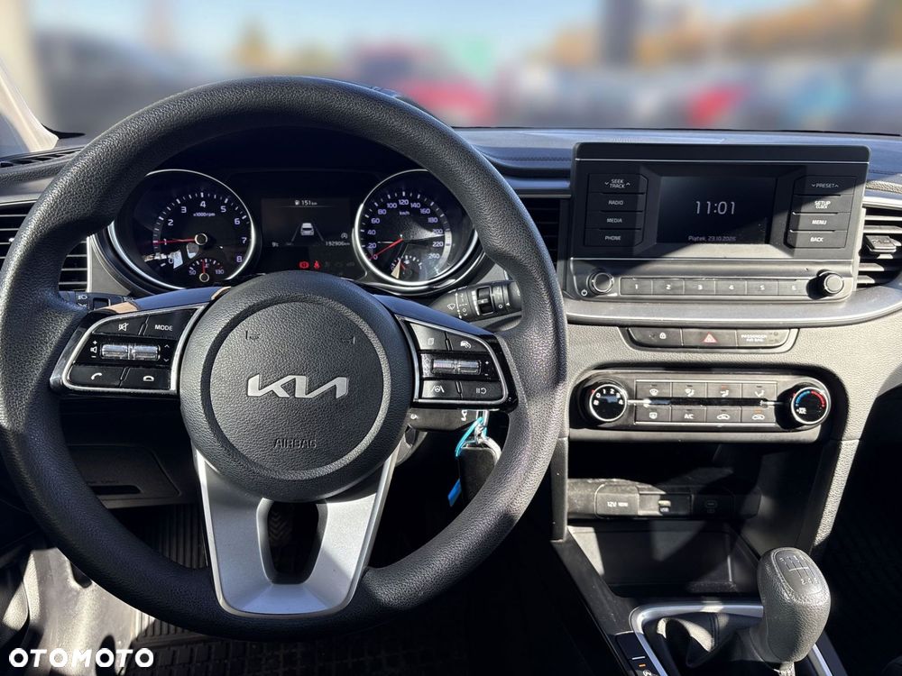 Kia Ceed - 13