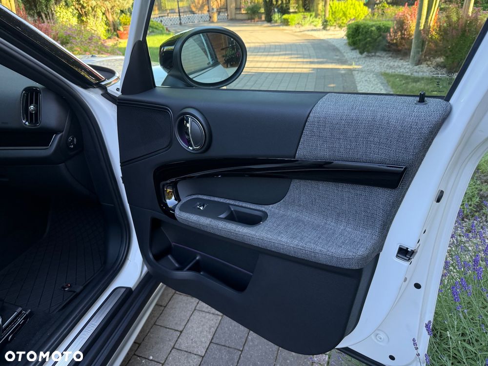 MINI Countryman Cooper Classic Trim - 32