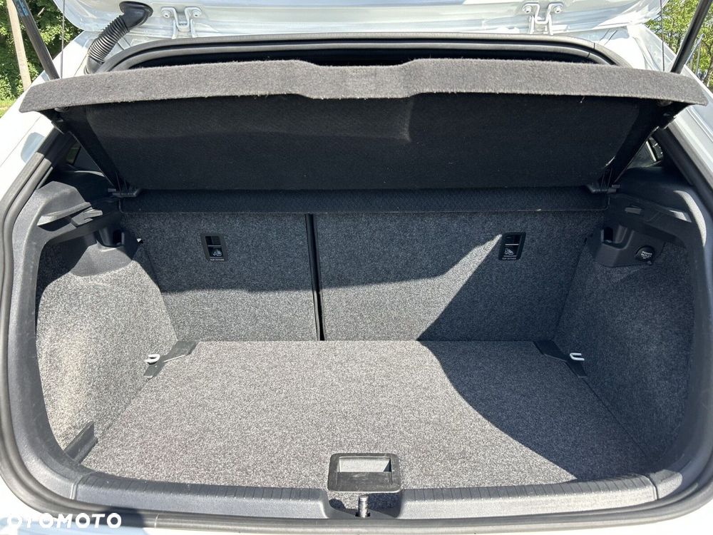 Volkswagen Polo 2.0 TSI GTI - 32