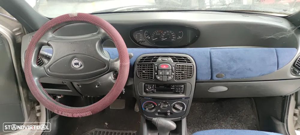 LANCIA Y PARA PEÇAS - 8