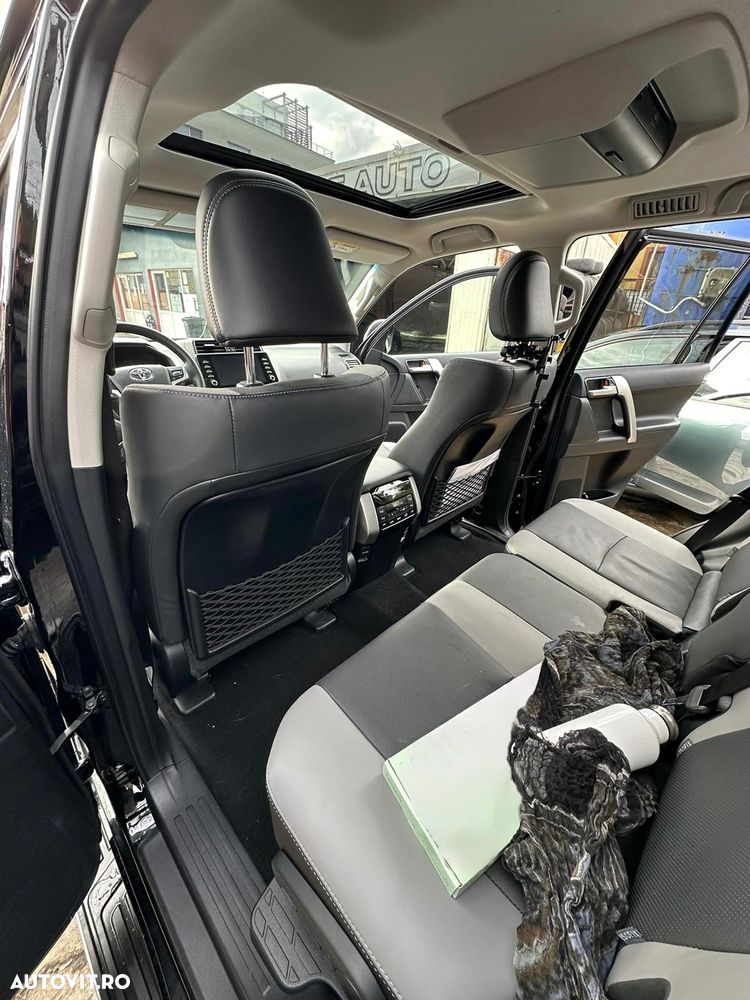 Toyota Land Cruiser 2.8l D-4D 204 CP A/T Luxury Black Matte Edition - 7