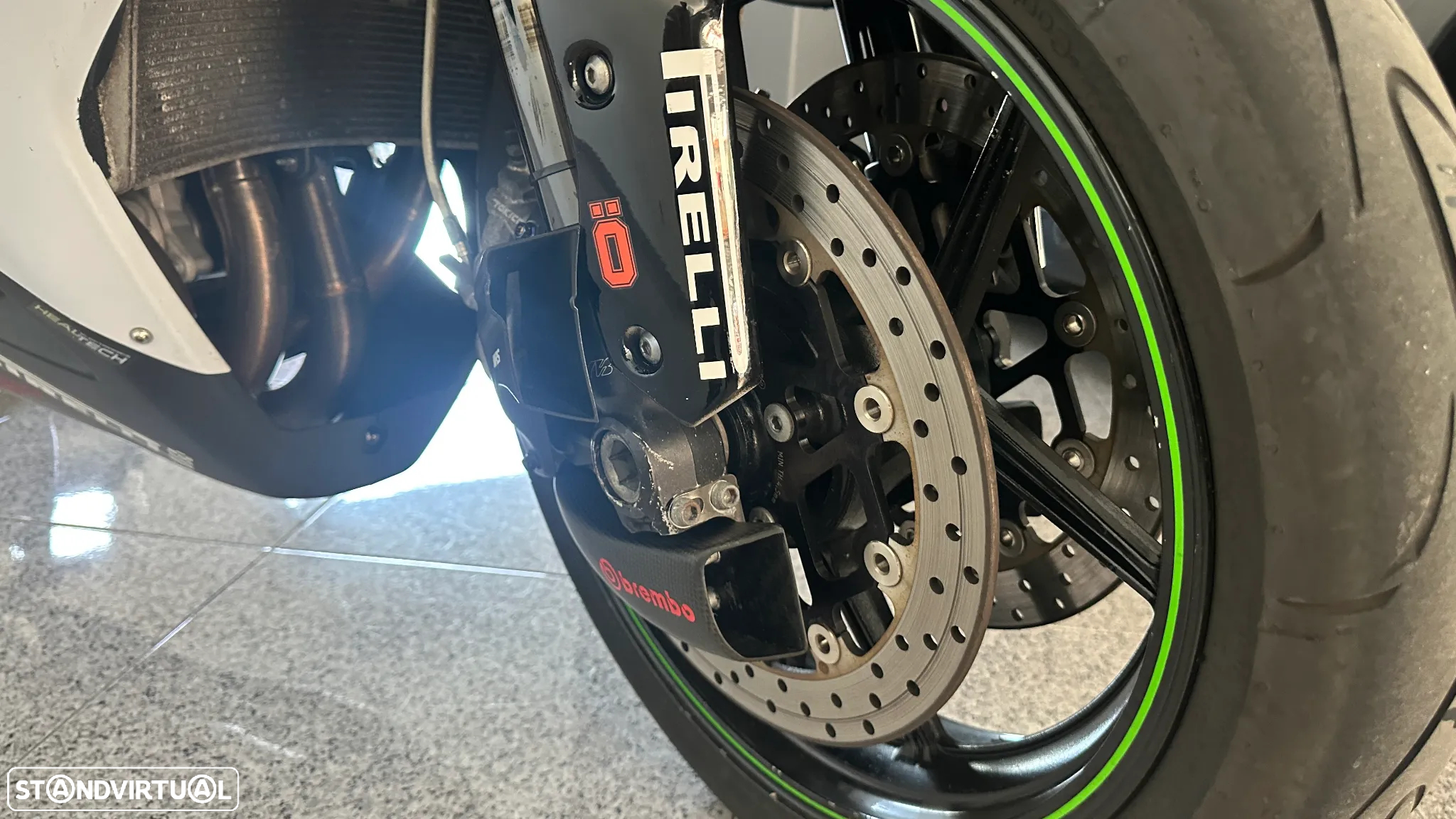 Kawasaki Ninja ZX-10R - 15