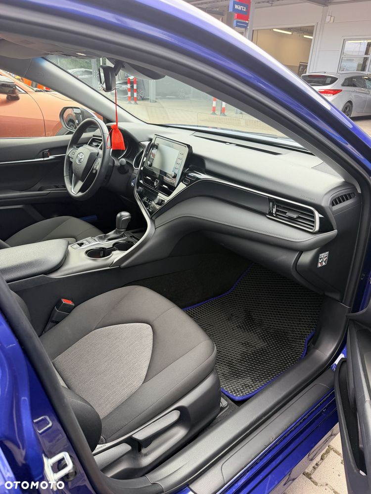 Toyota Camry - 6
