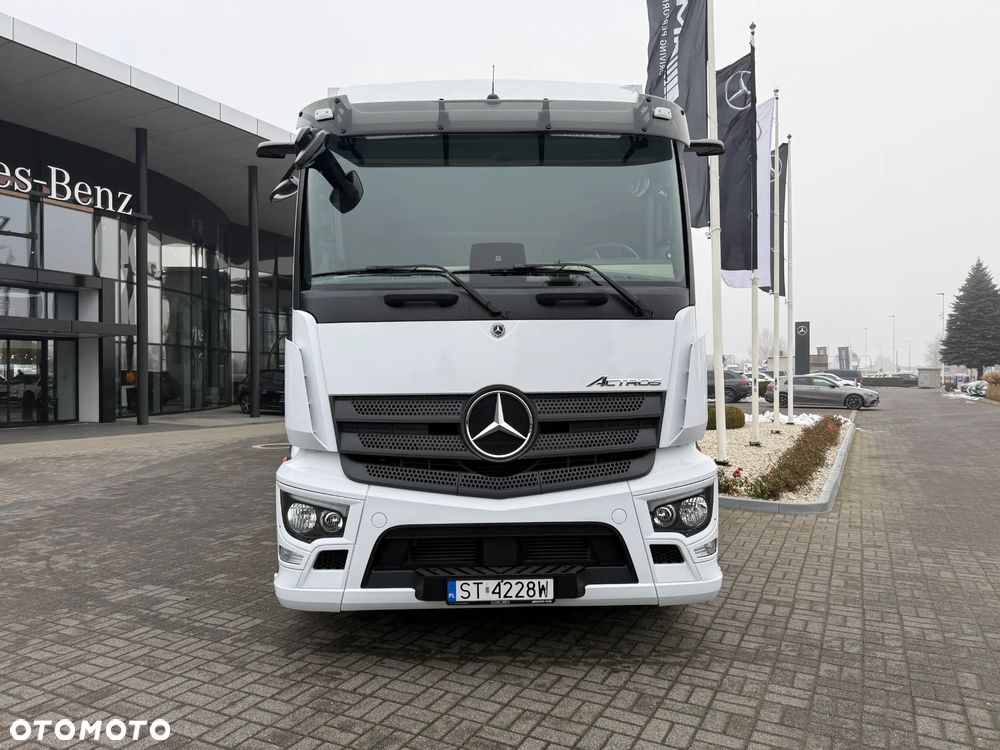 Mercedes-Benz Actros - 3