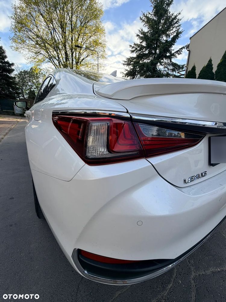 Lexus ES 300h Prestige - 5