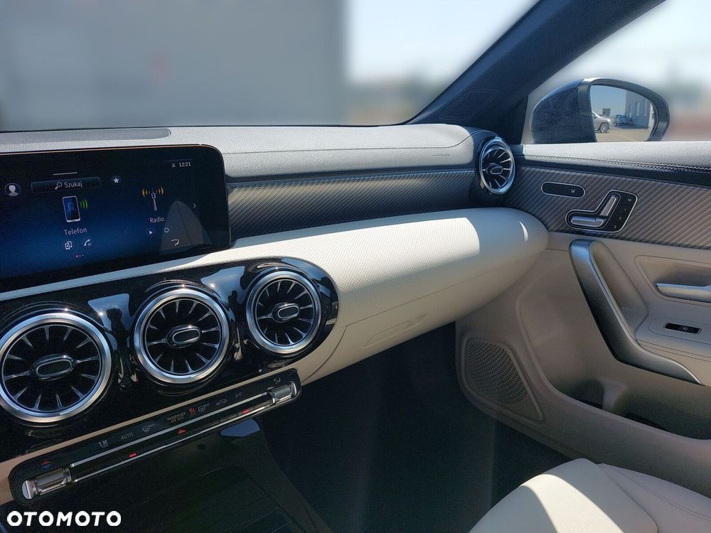 Mercedes-Benz CLA 200 mHEV Progressive 7G-DCT - 16
