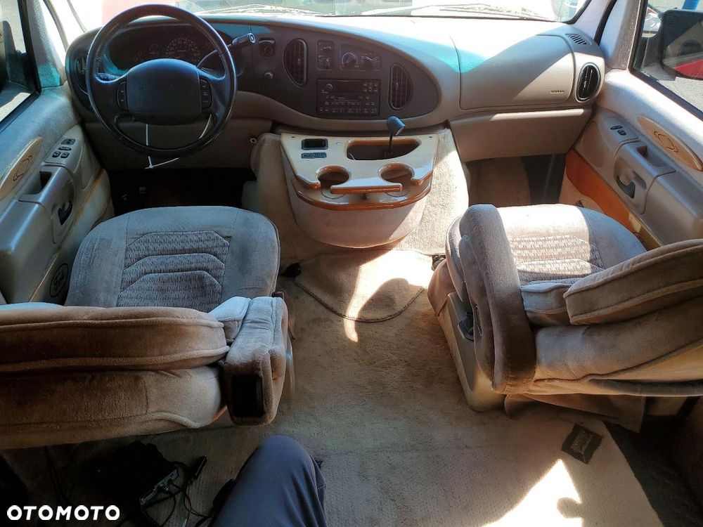 Ford Econoline - 7