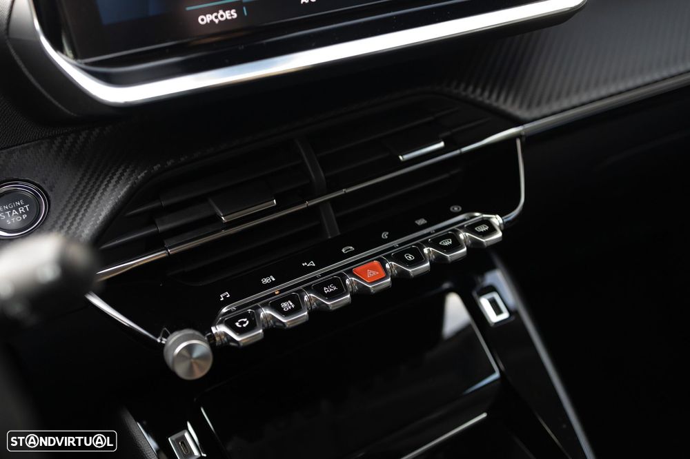 Peugeot e-2008 Allure - 7