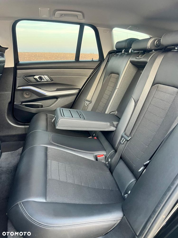 BMW Seria 3 320d Sport Line Shadow - 8