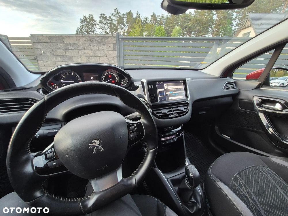 Peugeot 208 PureTech 82 Allure - 19