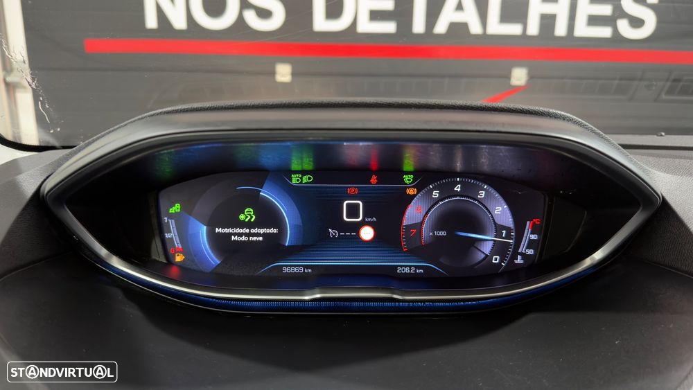 Peugeot 3008 PureTech 130 Stop & Start GPF Crossway - 33