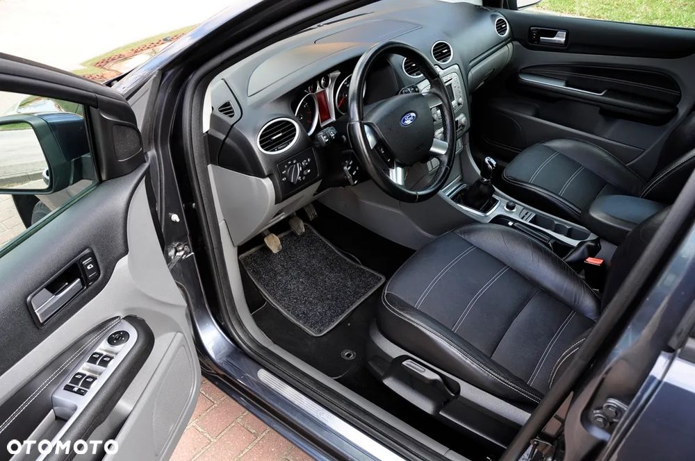 Ford Focus 1.8 Titanium - 10