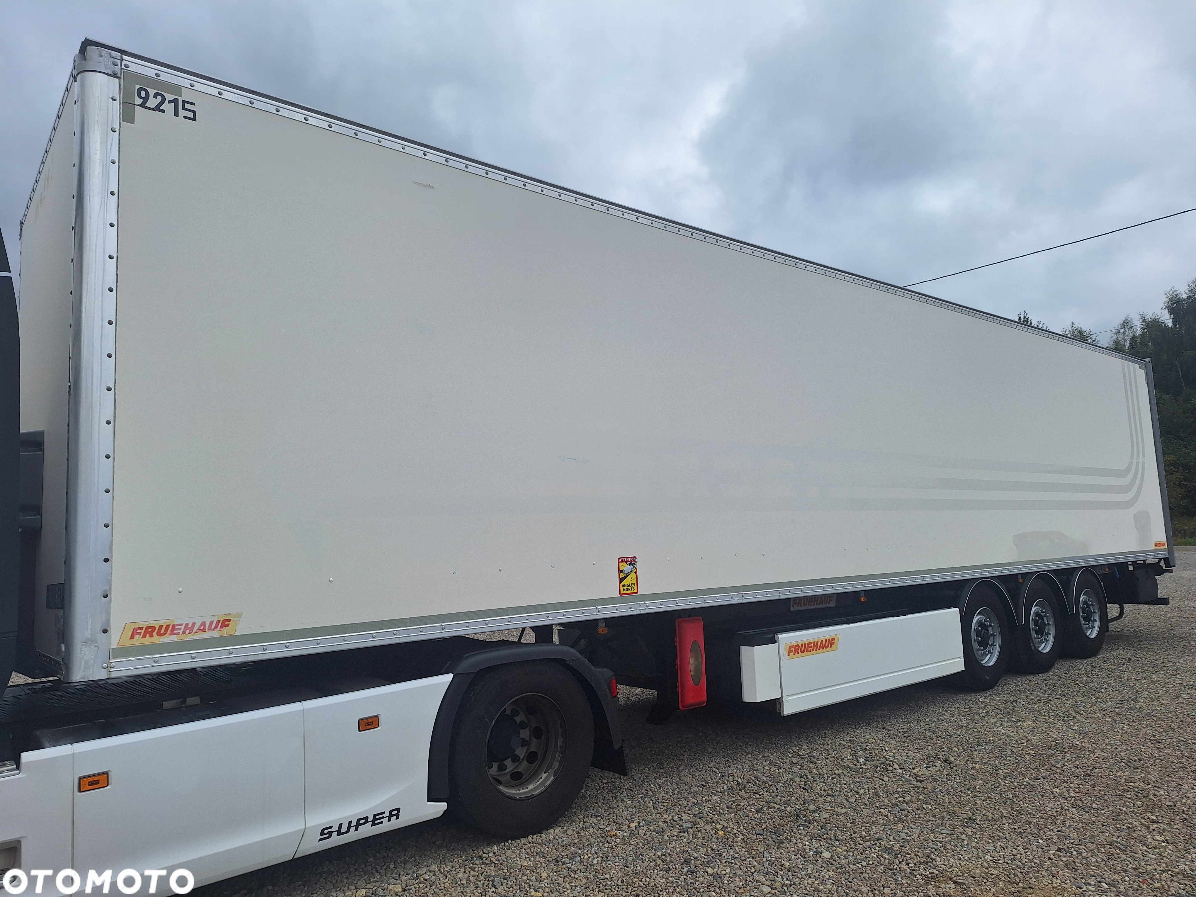 Fruehauf FURGON DOPPELSTOCK 2015 / kosz paletowy / opony jak nowe / Import Francja - 3