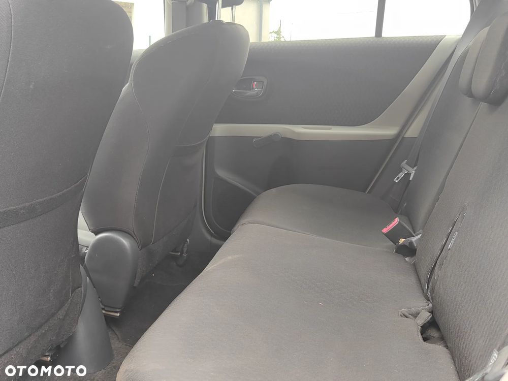 Toyota Yaris - 25