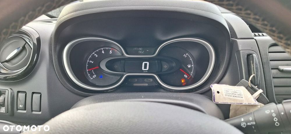 Opel Vivaro - 11