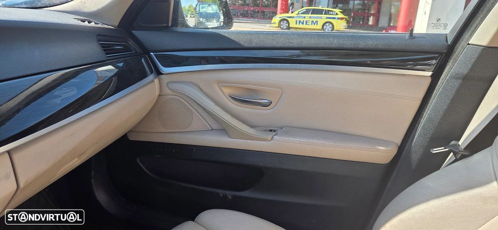 BMW 525 d Line Luxury Auto - 3