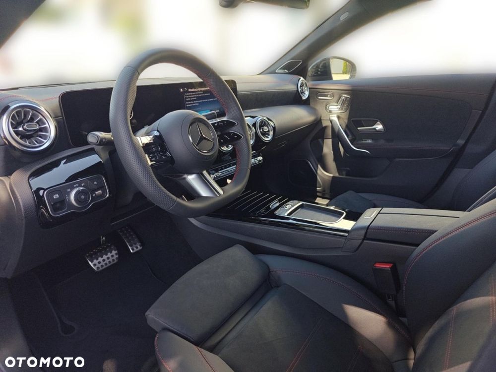 Mercedes-Benz CLA - 10