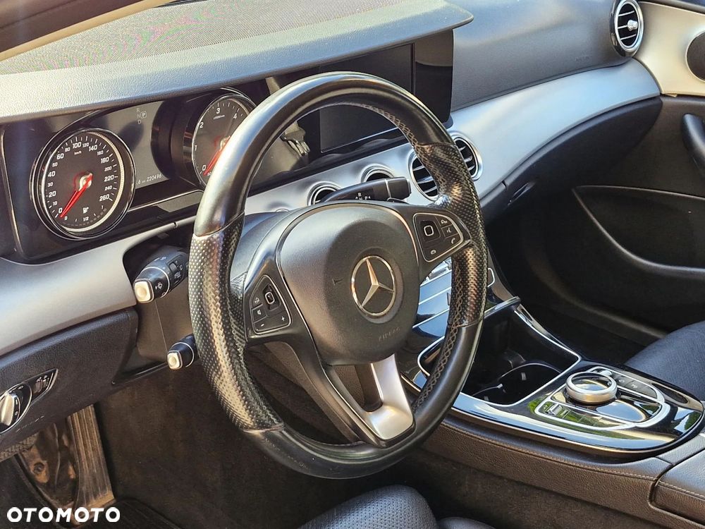 Mercedes-Benz Klasa E 200 d 9G-TRONIC - 15