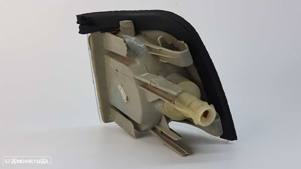 FAROLIM FRENTE DIREITO AUDI 80/90 (893) 80 - 2