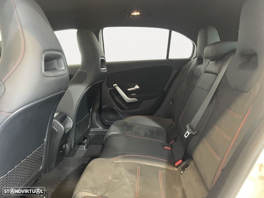 Mercedes-Benz A 250 e AMG Line - 14