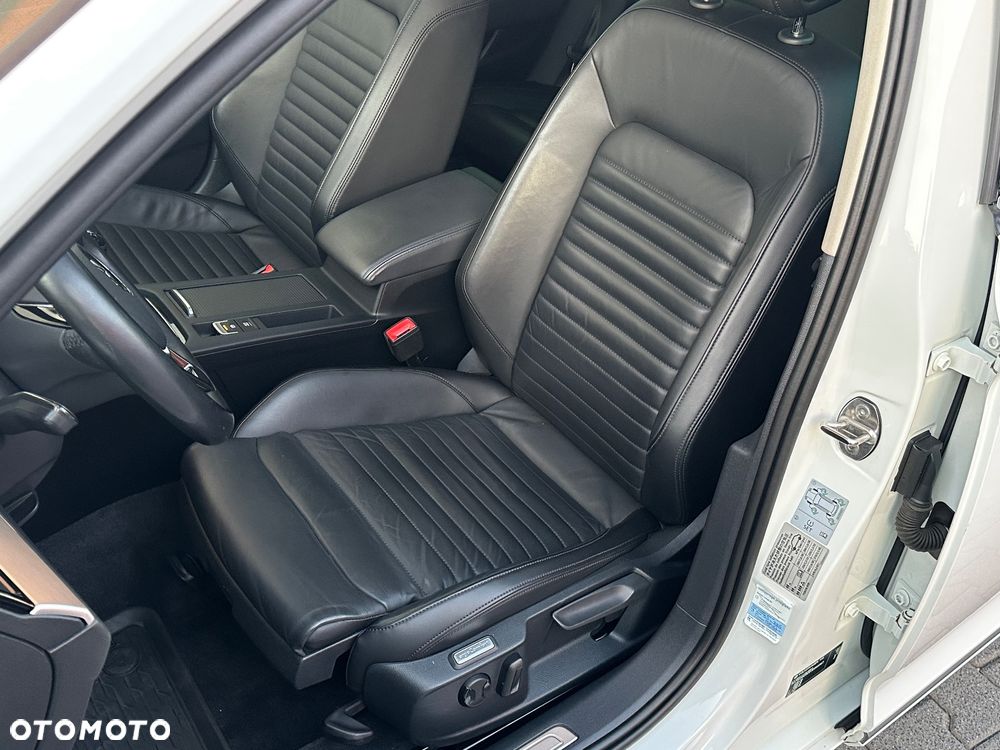 Volkswagen Passat - 12