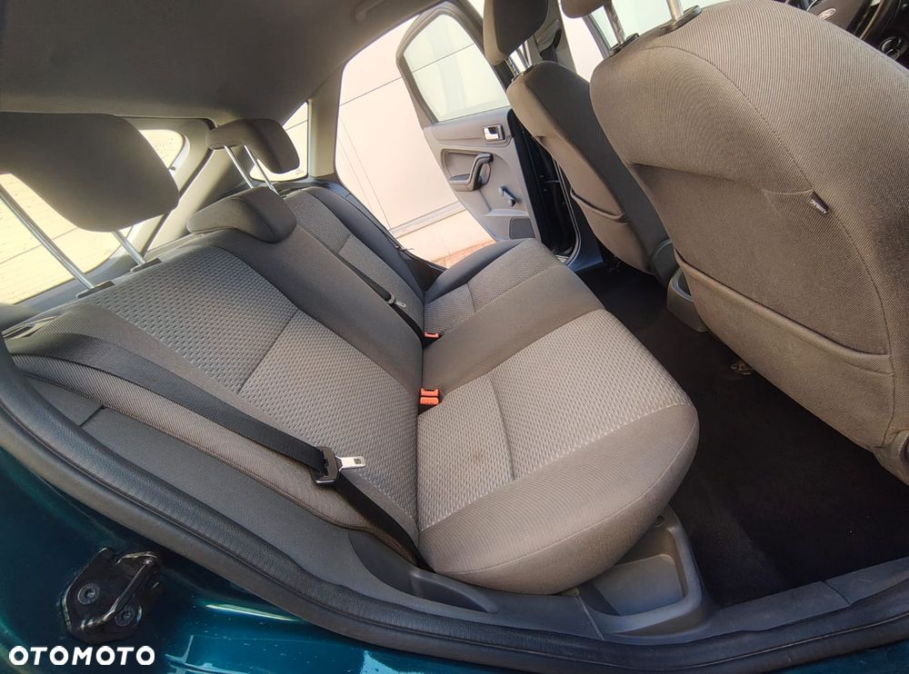 Ford Focus 1.6 16V Style - 15