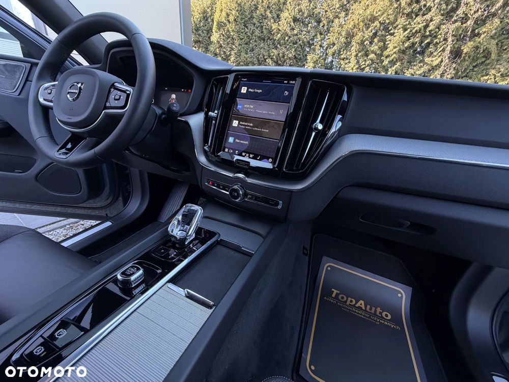 Volvo XC 60 B4 D Essential - 16