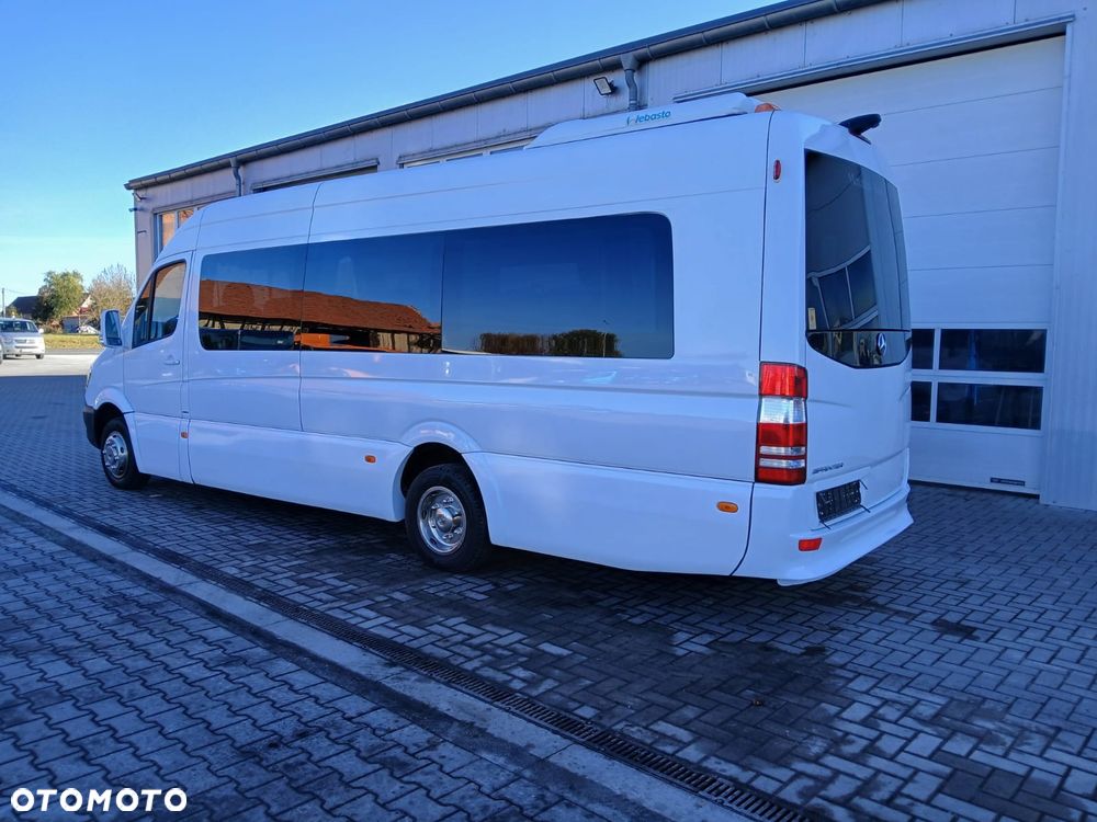 Mercedes-Benz 519 - 4