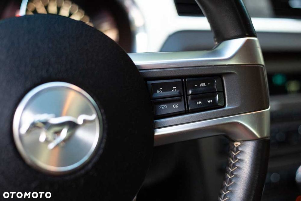 Ford Mustang 3.7 V6 Premium - 16