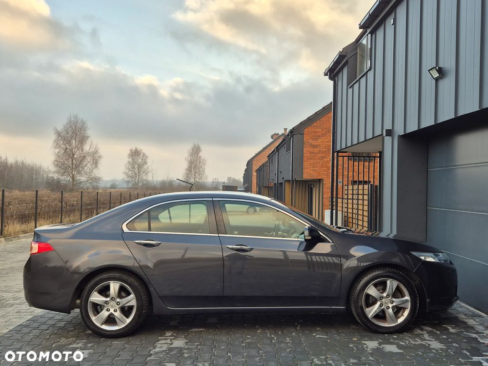 Honda Accord 2.0 Executive - 29