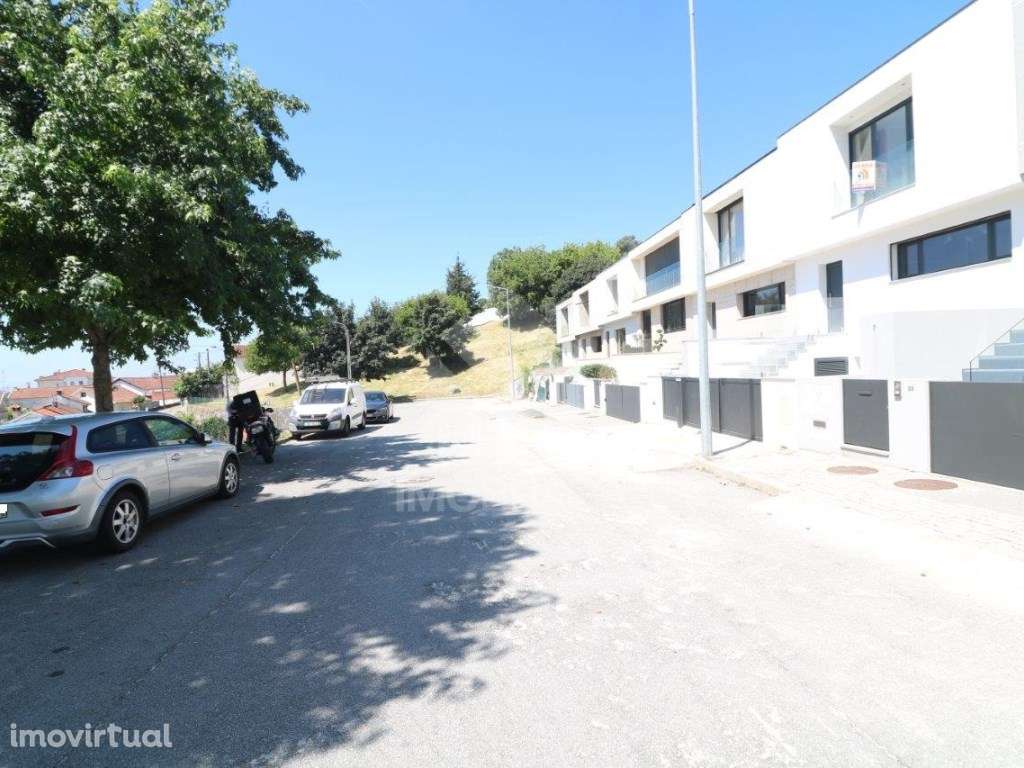 Arrendamento Moradia Banda T3 Seminova em Gualtar, Braga - Grande imagem: 4/50
