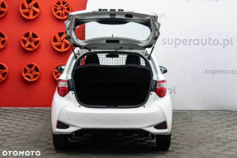 Toyota Yaris Active 1.5 111KM - 10