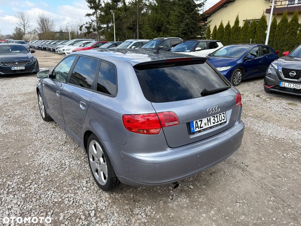 Audi A3 Sportback 1.6 S line Sportpaket plus - 4