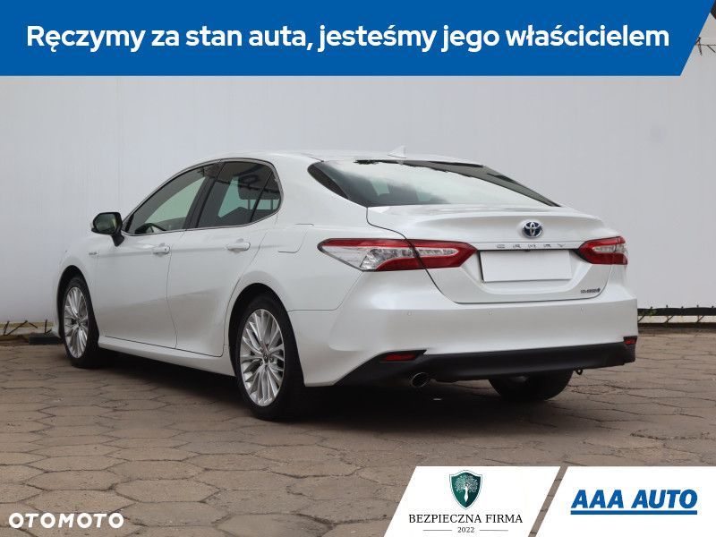 Toyota Camry - 6