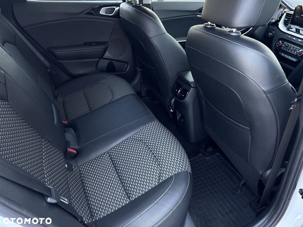 Kia XCeed 1.5 T-GDI Business Line - 9