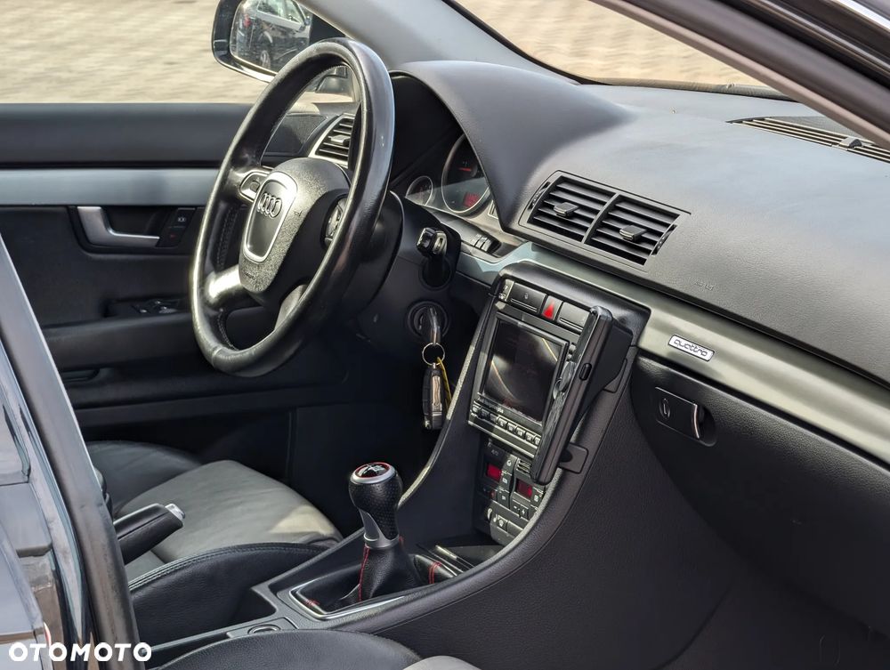 Audi A4 Avant 3.0 TDI quattro - 32