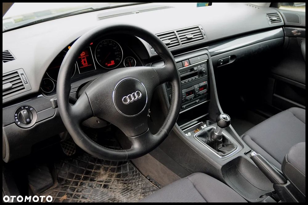 Audi A4 Limousine - 5