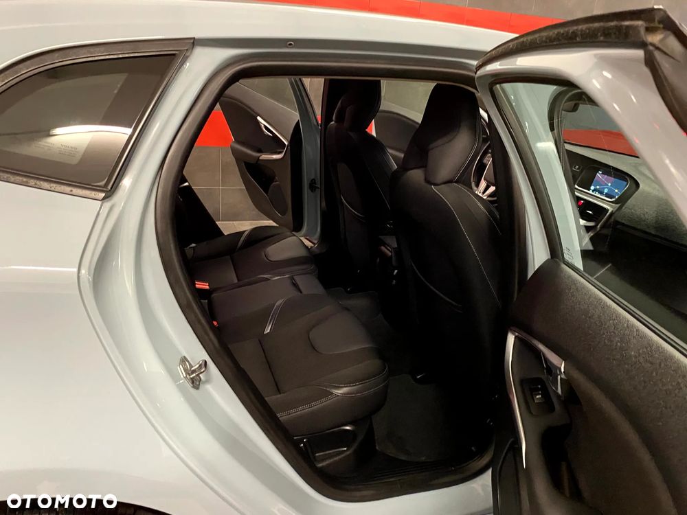 Volvo V40 D3 Summum - 20