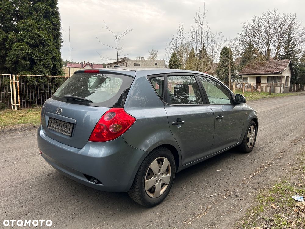 Kia Ceed 1.4 Comfort - 4