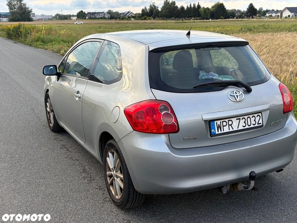 Toyota Auris 2009 photo 4