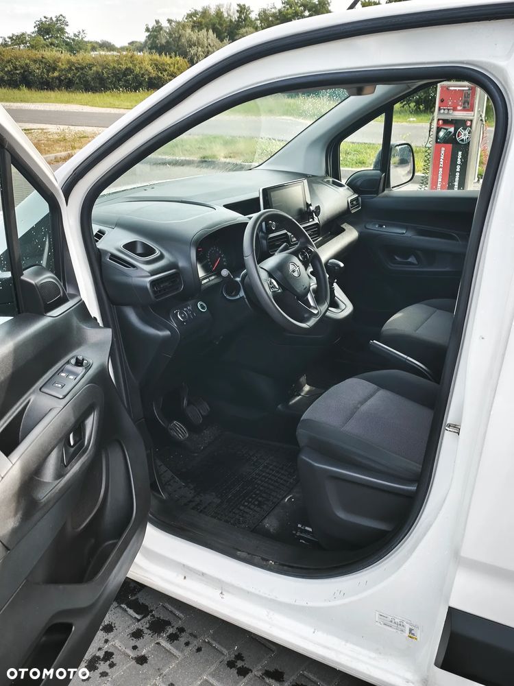 Opel Combo 1.2 Turbo Essentia S&S - 10