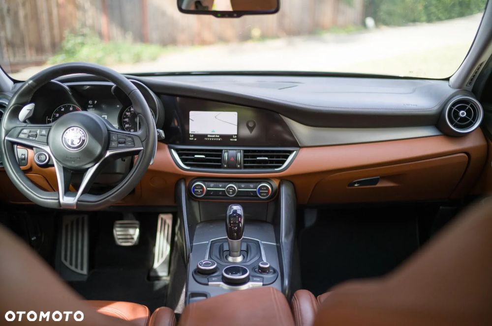Alfa Romeo Giulia 2.0 Turbo 16V AT8-Q4 Ti - 31