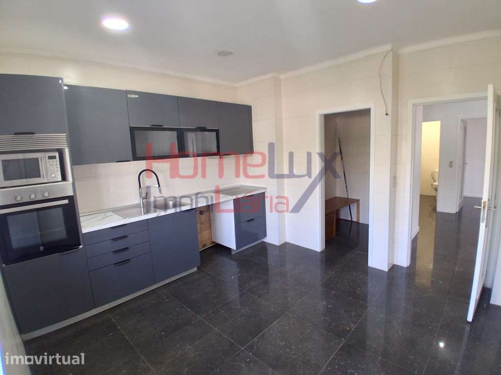Apartamento T3 com 3 frentes e lugar de garagem, Fânzeres, Gondomar - Grande imagem: 3/23